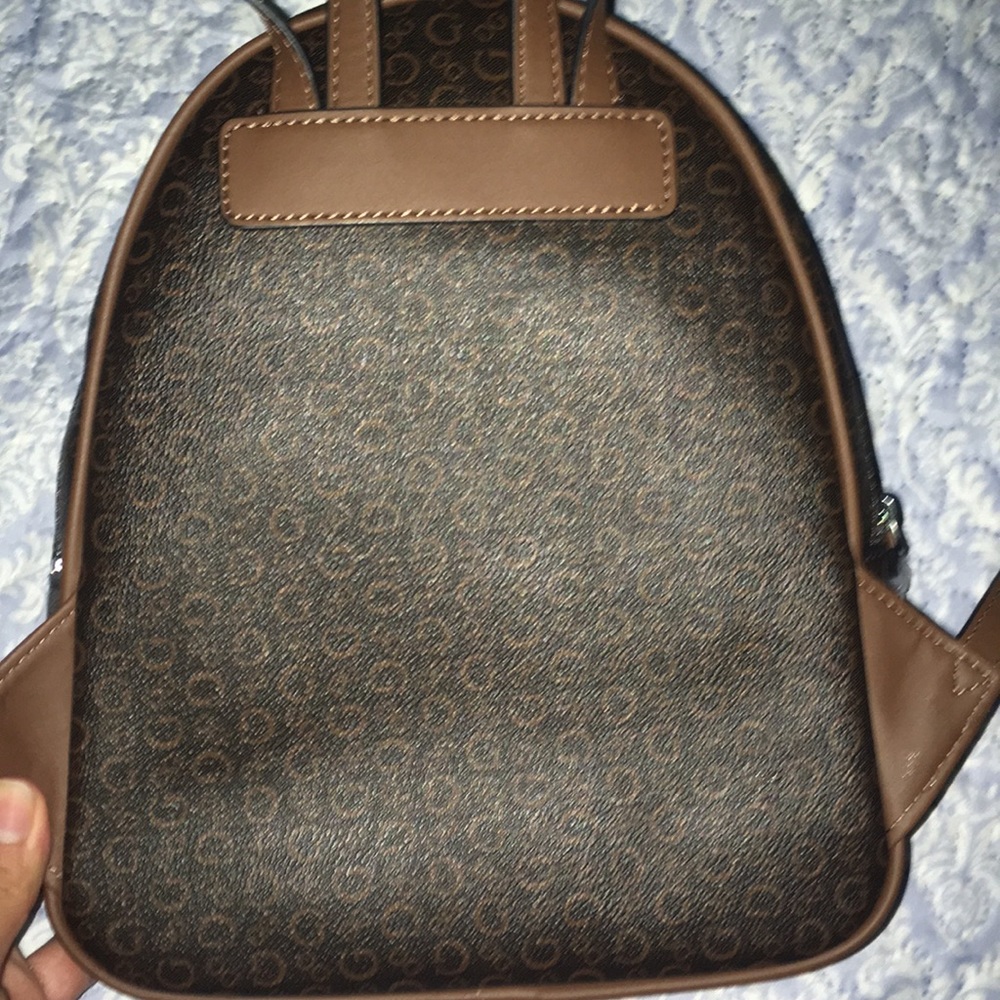 Guess mini backpack - Picture 4 of 7